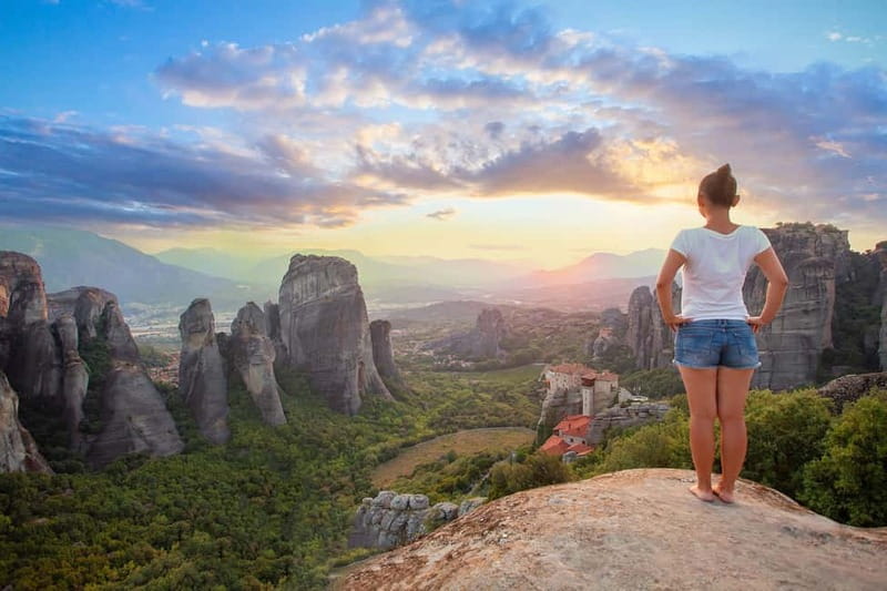 Meteora: Sunset Small Size Tour with Monasteries & Caves - Scenic Stops and Photo Opportunities