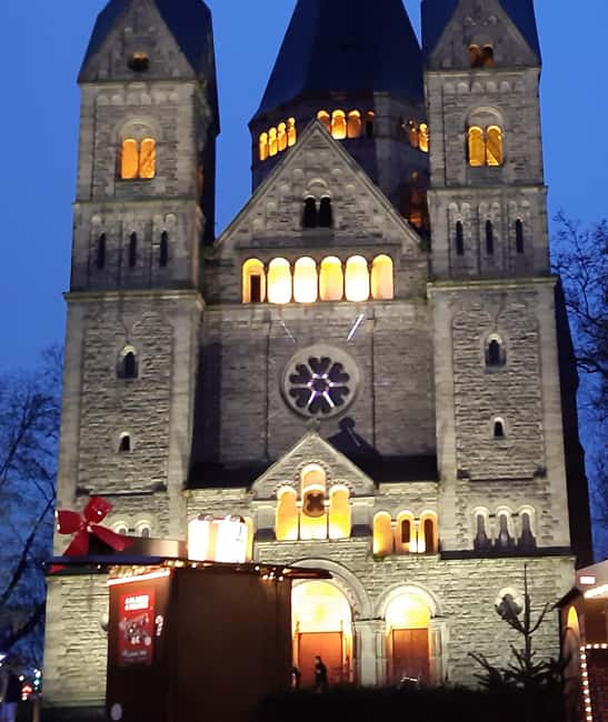 Metz: Guided Walking Tour of the Christmas Markets - Practical Details: Meeting Point, Group Size, and Accessibility