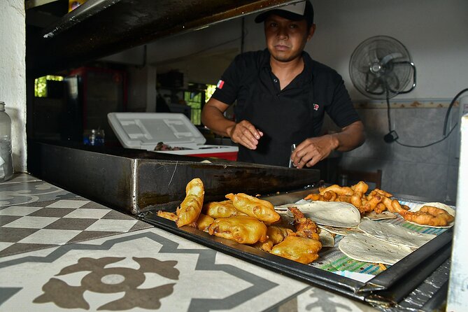 Mexican Beer and Seafood Tour in San Jose del Cabo - Stop 2: Fresh Ceviche and Live Clam Tasting at Idelfonso Green