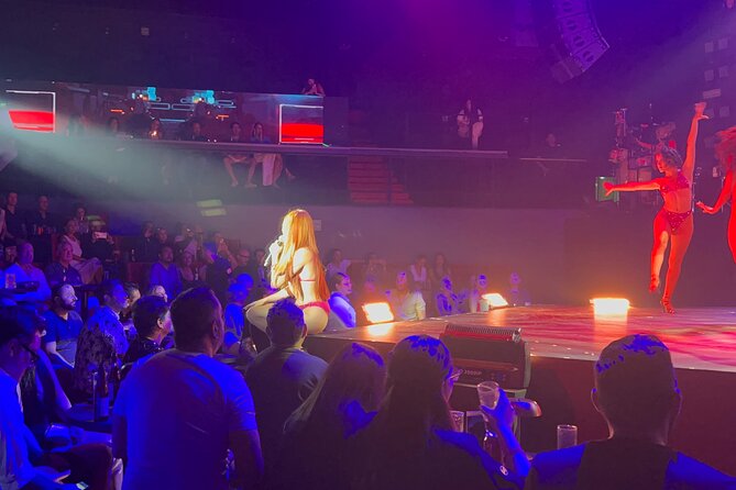 Mexican Madness Ticket in Cancun - The Stage and Show Design: Elegant and Multisensory