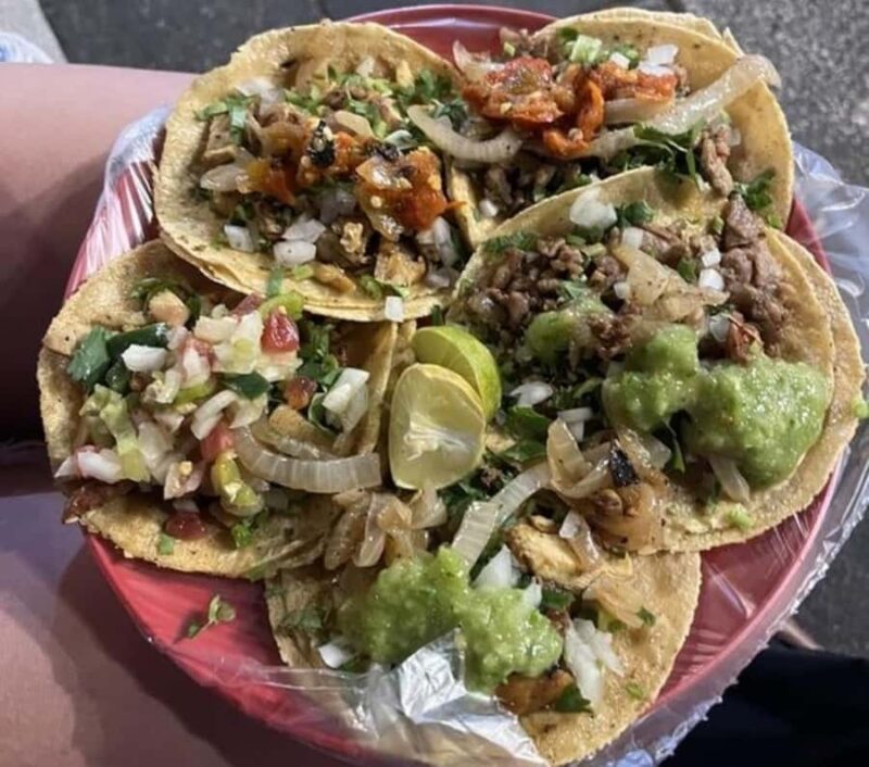 Mexico : Best Street Food Tour With A Local Guide - Starting at Av Independencia 17: Meeting Your Guide