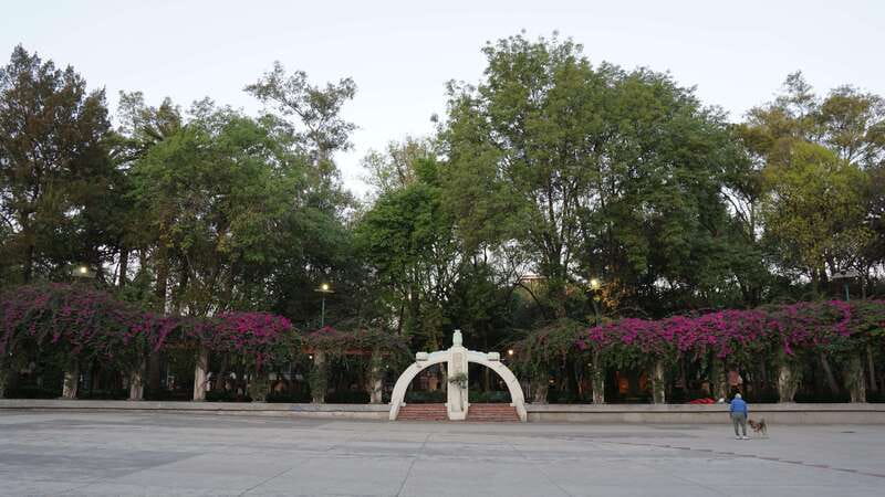 Mexico City: 19 City Highlights Bicycle Tour - Visiting the Altar a la Patria and Chapultepec Park