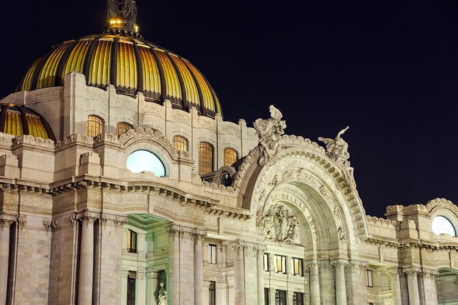 Mexico City at Night Tour with Torre Latino - Discovering the Casa de los Azulejos and Calle Madero