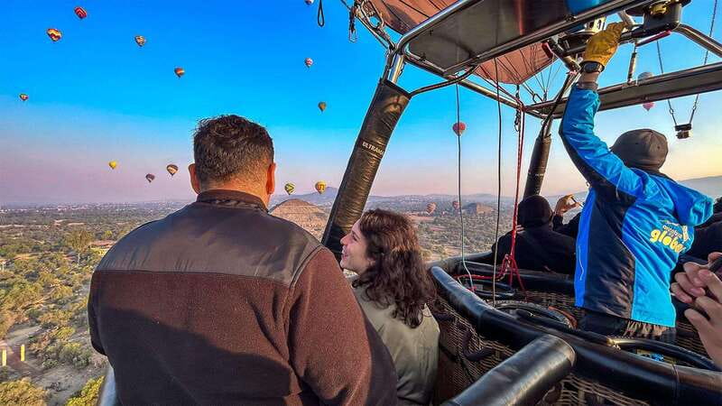 Mexico City: Balloon Flight, Teotihuacan & Guadalupe Shrine - Breakfast and Wine Tasting at Teotihuacan