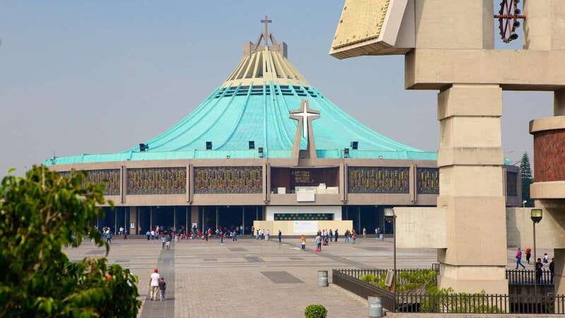 Mexico City: Basilica of Our Lady of Guadalupe Tour - Visiting the Basilica of Our Lady of Guadalupe