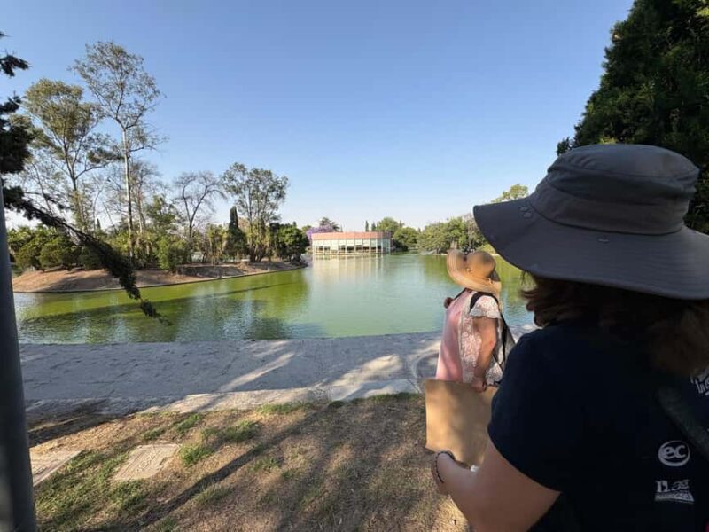 Mexico City: Chapultepec Castle and Forest Guided Tour - Tasting a Traditional Mexican Ice Cream