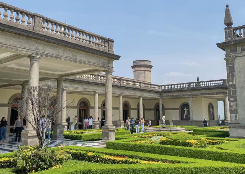Mexico City: Chapultepec Castle Private Tour - Architectural Marvels of Chapultepec Castle