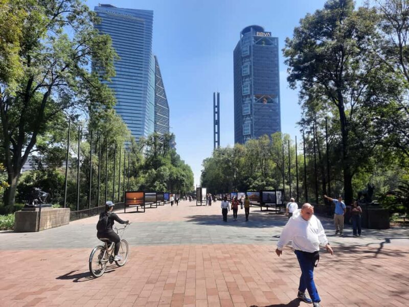 Mexico City: City tour from Chapultepec Park to the Reforma boulevard - Exploring the Historic Heart of Chapultepec Park