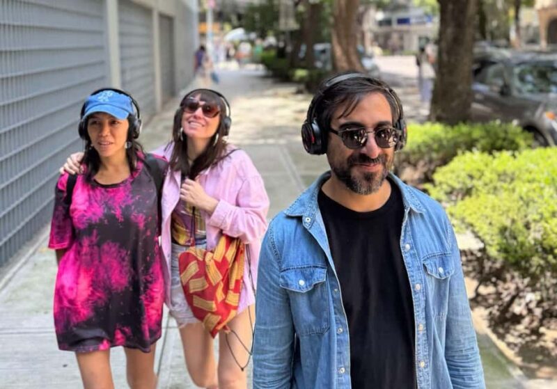 Mexico City: Colonia Roma Musical Walking Tour - Visiting the Museo del Objeto del Objeto