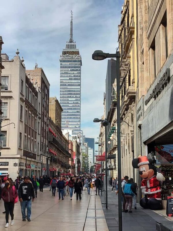 Mexico City: Downtown Walking Tour, a view from the past to the present - The Benefits of a Private, No-Route Tour