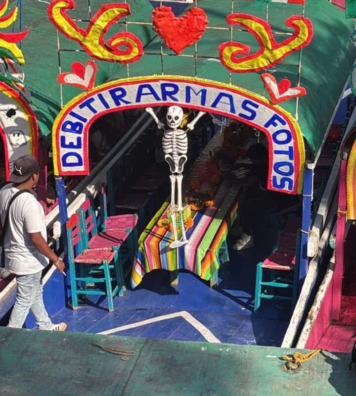 Mexico City: Expert-Guided Boat Tour with Lunch and Drinks - Unlimited Drinks and the Signature Mexican Cocktails