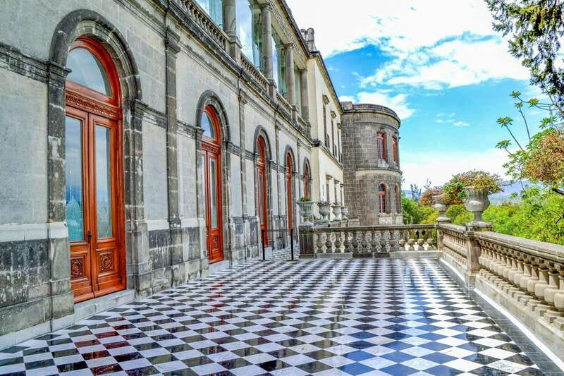 Mexico City: Fast Track Chapultepec Castle NHM Private Tour - Insights into Mexico’s Complex Past through Stories