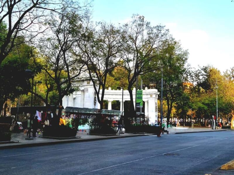 Mexico City: Fine Arts, Alabama Park, Science Museum Tour. - Practical Details: Meeting Point and Accessibility