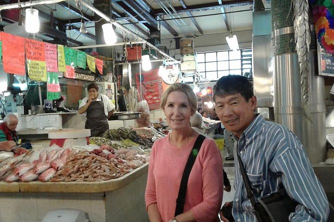 MEXICO CITY FOOD TOUR: flavors on two wheels - Exploring a Mexican Market and Handmade Quesadillas in Colonia Roma