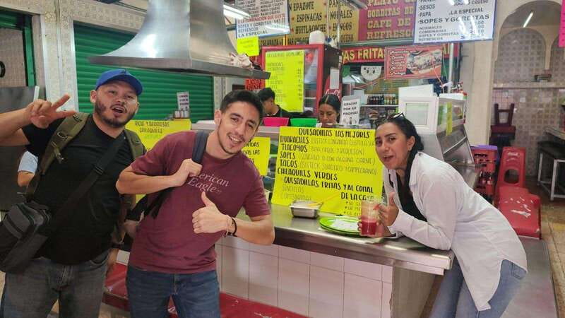 Mexico City Food Tour in Coyoacán: Bohemian Bites & Sites - Tasting Traditional Mexican Beverages: Aguas Frescas