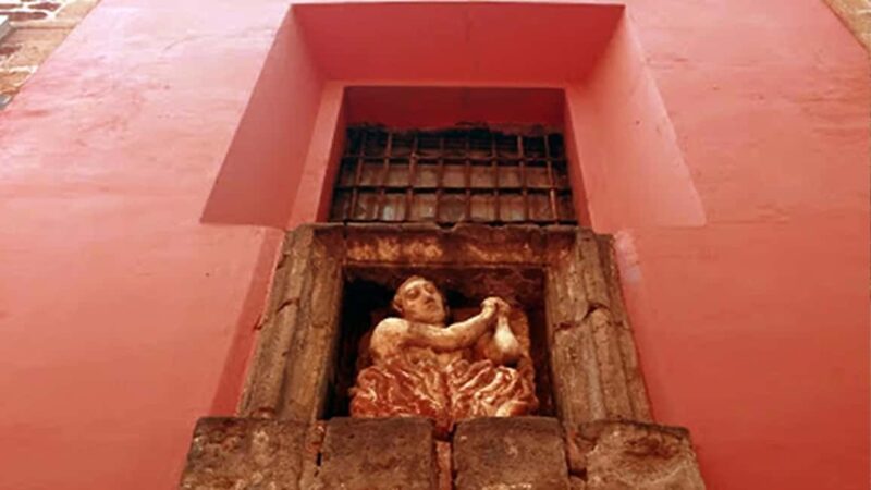 Mexico City: Gay Plazas - Interactive Elements and Exclusive Access