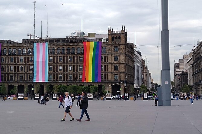 Mexico City: Gay Plazas - Exploring the Rooftop at Librería Porrúa