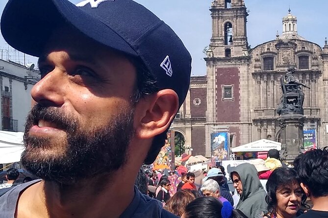 Mexico City: Gay Plazas - Exclusive Resources for Deeper Understanding