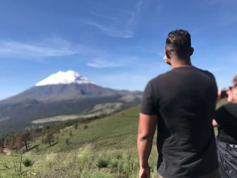 Mexico City: Guided Volcano Trek with Lunch - The Experience of the Guides and Customer Satisfaction
