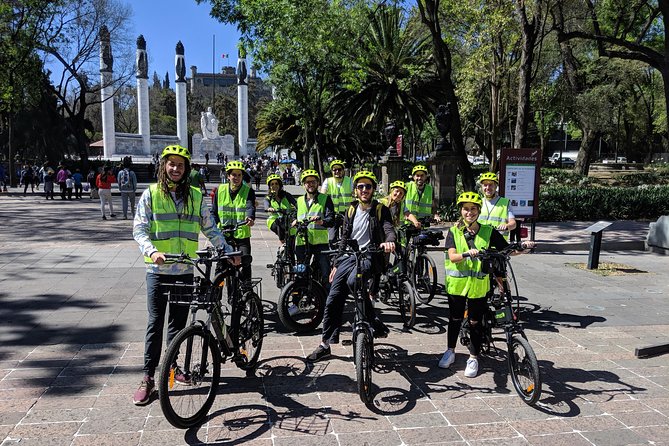 Mexico City Highlights E-Bike Tour With Foodie Stops - Exploring Bosque de Chapultepec on an Electric Bicycle