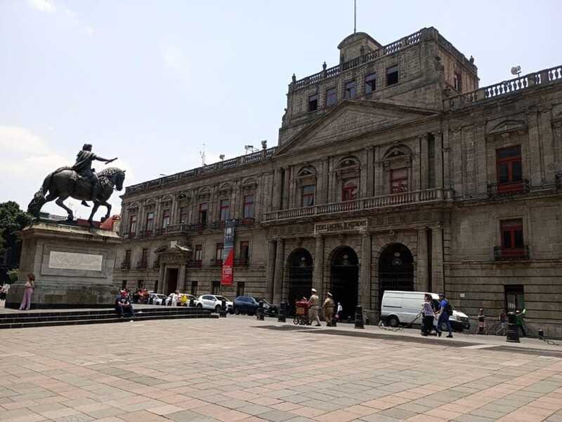 Mexico City: Historic Center Walking Tour private - The Mexican Main Square "Zócalo" and Surrounding Landmarks