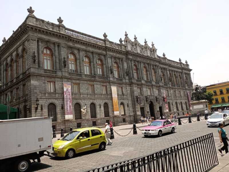 Mexico City: Historic Center Walking Tour private - Inside the Casa de los Azulejos and Colonial Streets