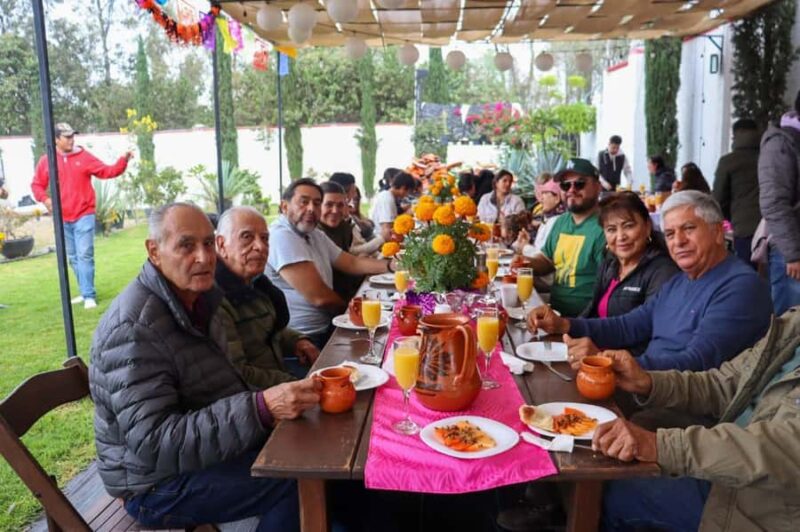 Mexico City: Kayak Experiences in Hidden Xochimilco - Practicalities: Logistics, Booking, and Amenities