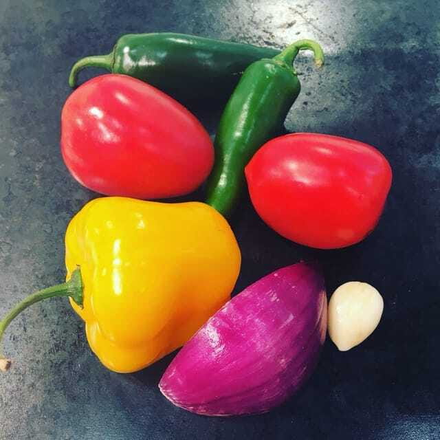 Mexico City: Mexican Salsas Cooking Class and Market Tour - Knowledgeable Guides and Cultural Insights