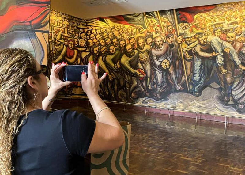 Mexico City: private tour guide through Chapultepec Castle - Practical Logistics of the Tour