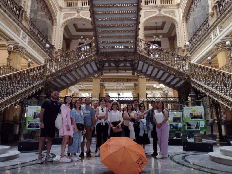 Mexico City: Private Zócalo Tour - VIP Access to Historic Palaces and Colonial Churches