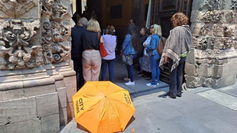 Mexico City: Private Zócalo Tour - Iconic Zócalo Photo Stop and Political Center