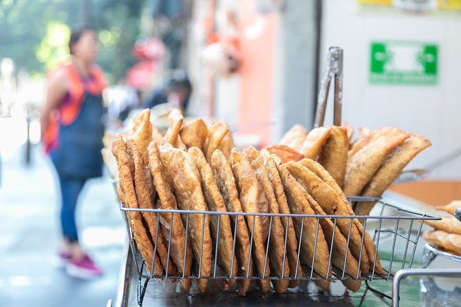 Mexico City: Roma & Condesa Private & Personalized Walking Tour - Bosque de Chapultepec: Mexico City’s Green Oasis