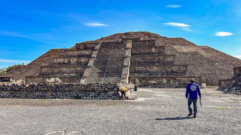 Mexico City: Teotihuacan, Tlatelolco & Basilica of Guadalupe - Discovering Teotihuacan’s Architectural Wonders