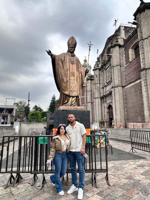 Mexico City: Walk in the Basilica of Guadalupe with Guadalupano Museum - Descending to the Capilla del Pósito and the Second Apparition