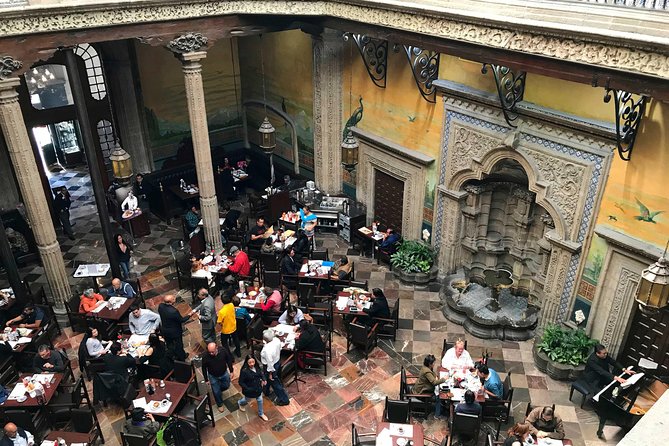 Mexico City's Historical Center Icons - Admiring the Palacio Postal