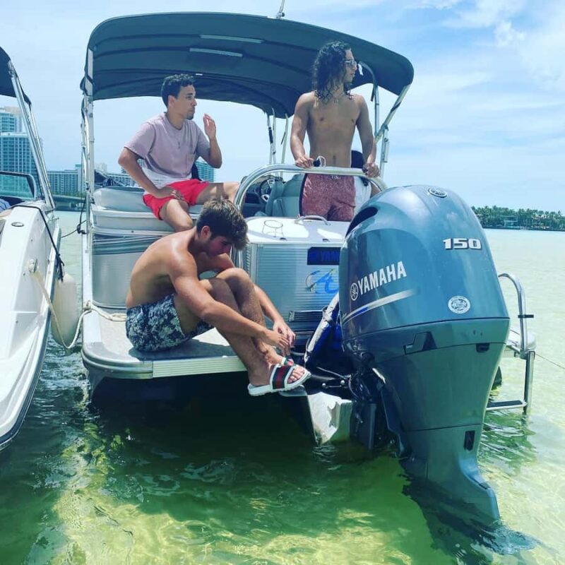 Miami: Bay Harbor Islands Scenic Boat Tour - The Surrounding Neighborhoods: Bal Harbour, Surfside, Indian Creek