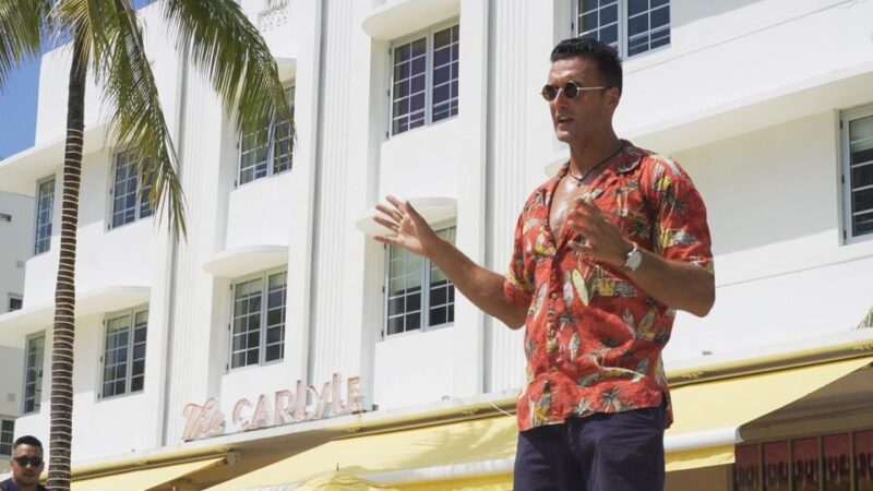 Miami Beach Bar Tour: Art Deco & Neon Lights with Historian - Dive into Miami Beach’s Dark and Fascinating Past