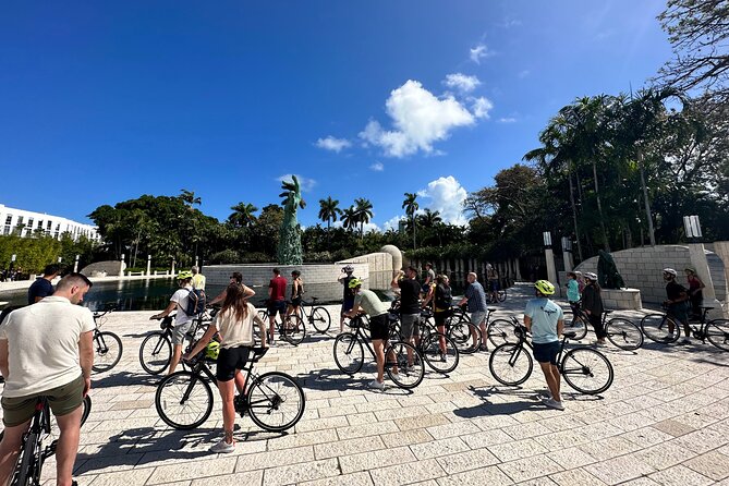 Miami Beach Bike Rentals - Exploring Iconic Stops: Ocean Drive, Botanical Garden, and More
