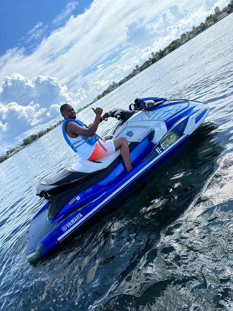Miami Beach: Boat Ride and Jet Ski Rental - Logistics and Group Size Limitations