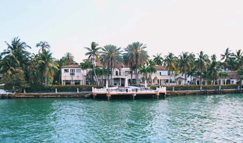 Miami: Biscayne Bay Millionaire's Homes Sightseeing Cruise - Miami: Biscayne Bay Millionaires Homes Sightseeing Cruise