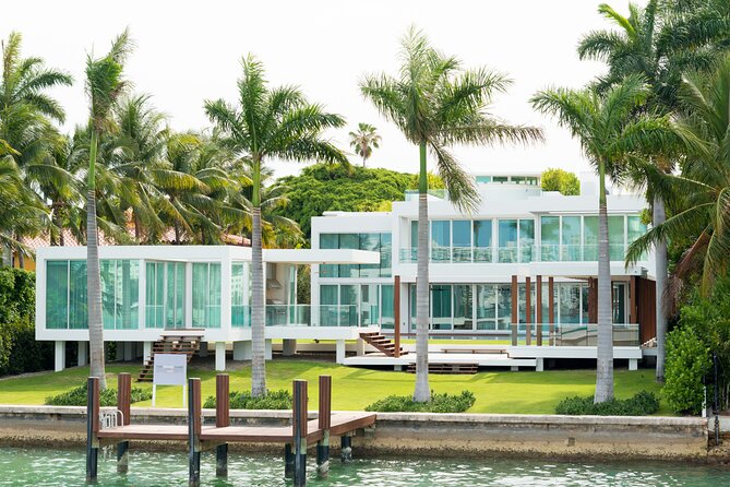 Miami Boat Tour of Celebrity Homes - Miami Boat Tour of Celebrity Homes: An Up-Close Look at Glamour on the Water