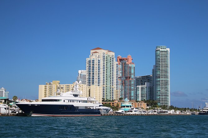 Miami Boat Tour of Celebrity Homes - Stories and Movie Locations Along the Waterways