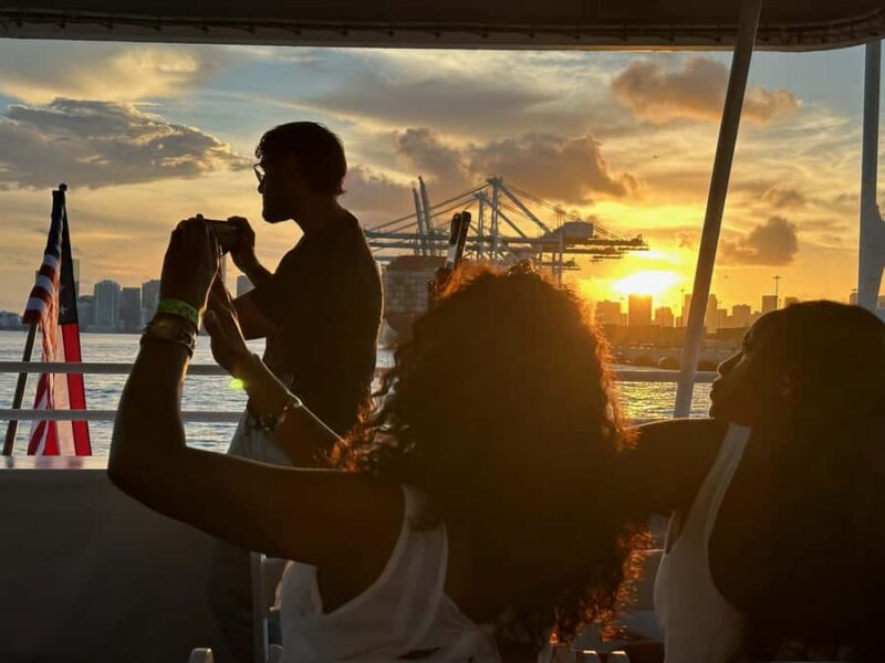 Miami Evening Sunset Cruise Millionaire Homes+Skyline Lights - Timing and Pacing of the Cruise