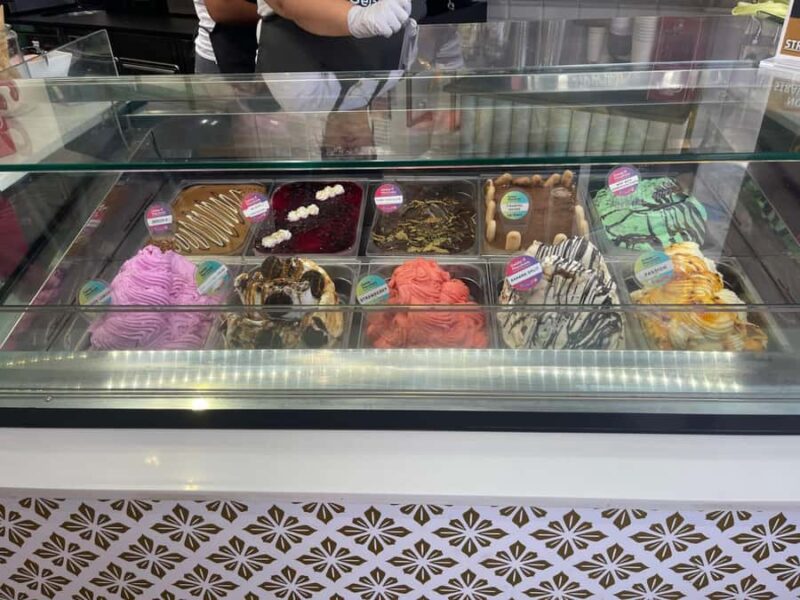 Miami: Food tour in French in a convertible Mustang or luxury SUV - Discover Miami’s Flavors in Style with a Private French Food Tour