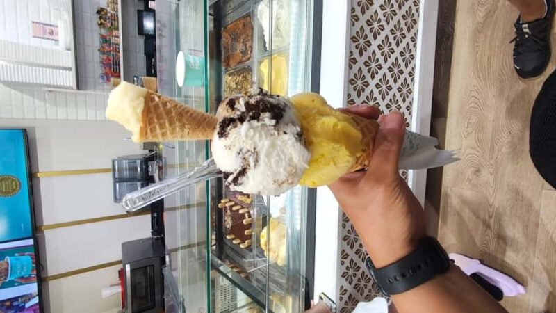 Miami: Food tour in French in a convertible Mustang or luxury SUV - Authentic Cuban Flavors in Little Havana