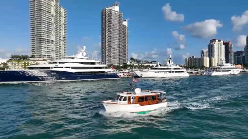 Miami: Miami Skyline Vintage Yacht Cruise, - Spotting Celebrity Homes and Modern Glamour