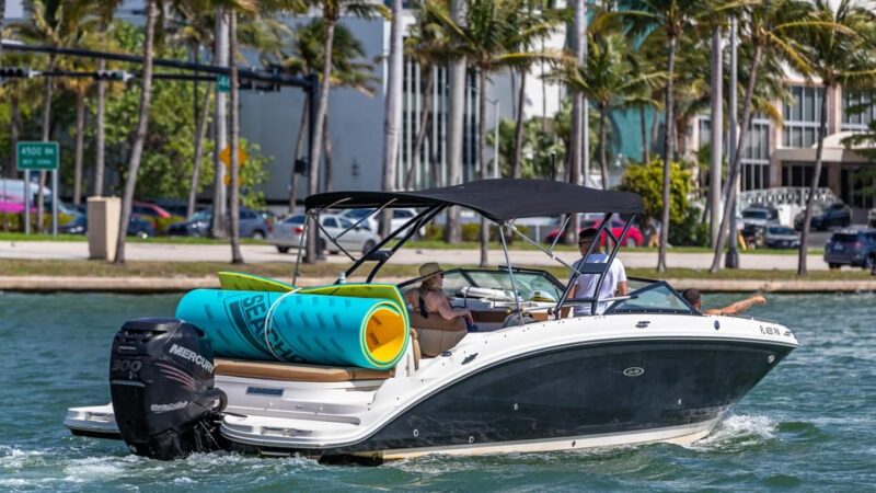 Miami: Millionaire's Row Boat Tour - Learning from the Captain and Asking Questions