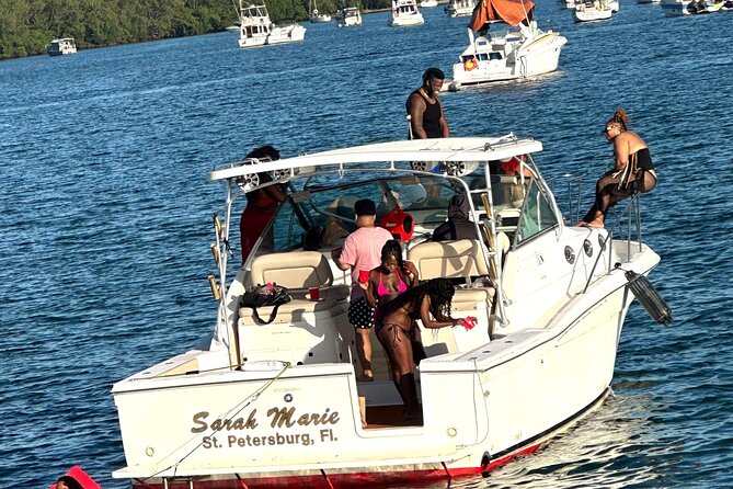 Miami Private 38 Express Cruiser Yacht with Captain - Logistics: Meeting Point and Group Size