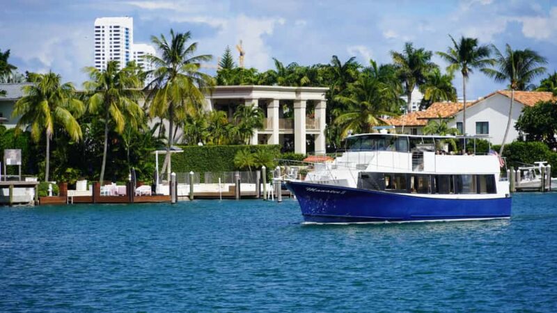 Miami Private Boat Cruise with Captain & Skyline - Discover the Charm of Miami from the Water with a Private Yacht