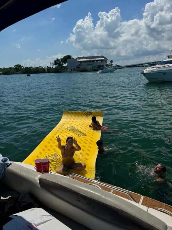 Miami: Private Boat Tour with Captain and Skyline Views - The Captain’s Role and Service
